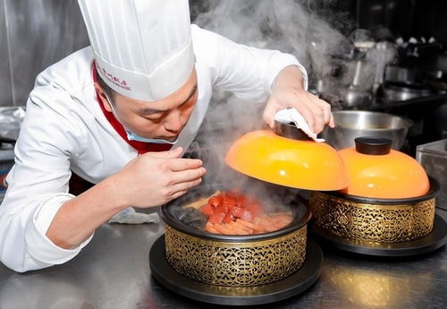 蘇黔美食文化交融與酒店管理創(chuàng)新論壇在貴陽(yáng)圓滿舉行